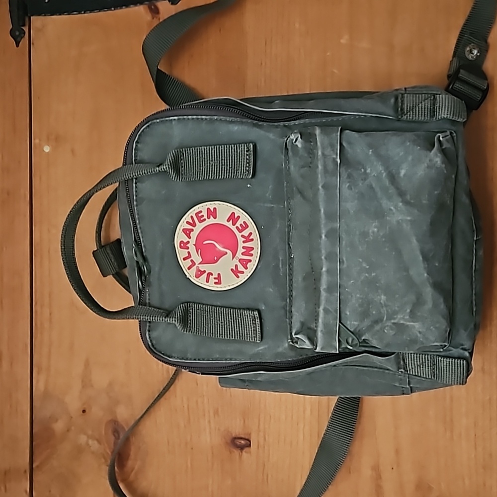 Fjallraven Kanken Mini Backpack 7L, Black